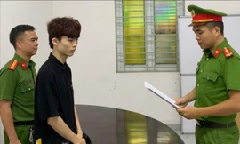 Hàng trăm người sập bẫy lừa 'bao đậu' sát hạch giấy phép lái xe