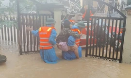 Quân khu 5 ứng phó mưa lũ, cứu hộ khẩn cấp tại Đà Nẵng