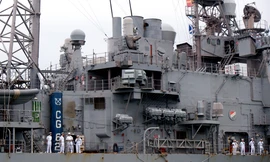 Cận cảnh tàu tuần dương của Hải quân Mỹ đang thăm Đà Nẵng