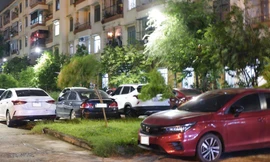 Cảnh báo mưa lớn, người dân Đà Nẵng đưa 'xế yêu' tìm nơi lánh nạn 