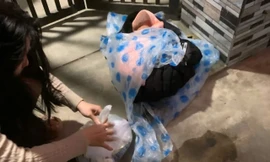 Bé trai sơ sinh bị bỏ trước cổng nhà dân ở Đà Nẵng kèm lời nhắn ‘nhờ nuôi giúp’