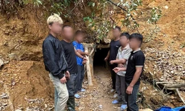 Đột kích, bắt quả tang 7 đối tượng khai thác vàng trái phép ở Đà Nẵng