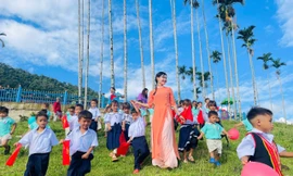 Hình ảnh tuyệt đẹp lễ khai giảng tại 'điểm trường trên mây’ ở Đà Nẵng 