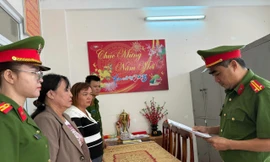 Chiếm đoạt gần 1 tỷ đồng của người quen bằng kịch bản 'nải chuối vàng'