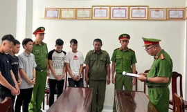 Bắt 5 đối tượng mang hung khí đuổi đánh người qua nhiều tuyến đường ở Đà Nẵng