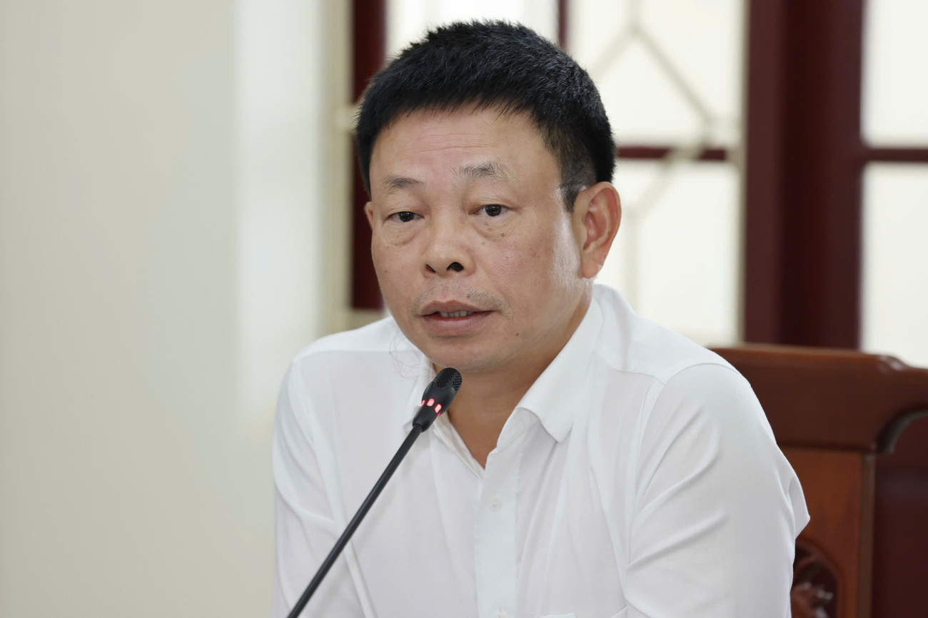 Nhà báo Phùng Công Sưởng - Tổng biên tập báo Tiền Phong nhấn mạnh trận Siêu Cúp bóng đá Quốc gia 2024/25 - Cúp THACO cần tạo dấu ấn đậm nét khi được tổ chức vào thời điểm đầy ý nghĩa của đất nước. z6832453517494-591d9fbea3e320dc7940de6eab998e9b.jpg