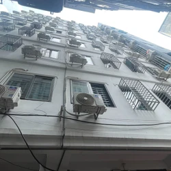 Cận cảnh những căn hộ 'nhốt người' trong các tòa chung cư mini ở Hà Nội
