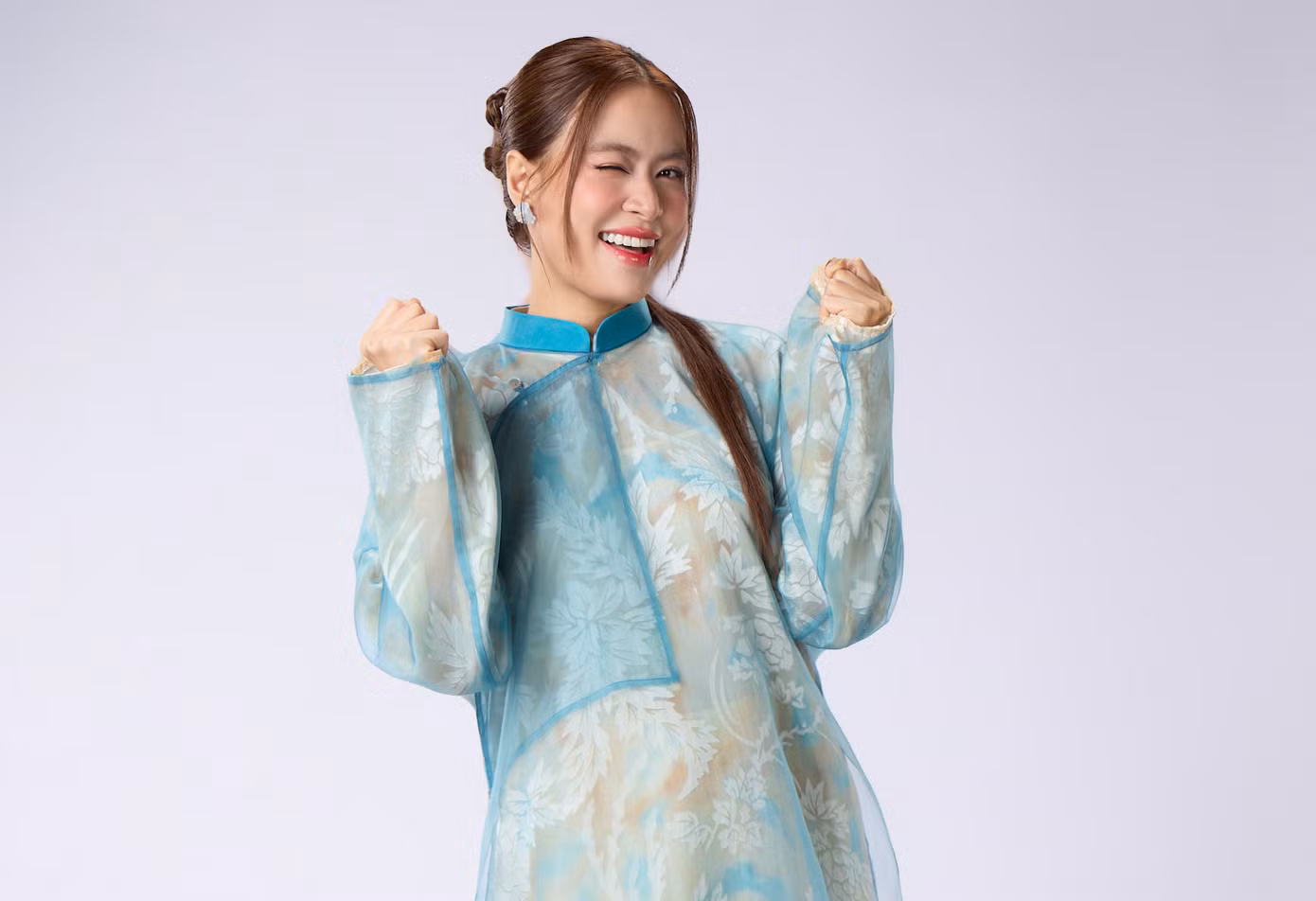 hoang-thuy-linh-6.png