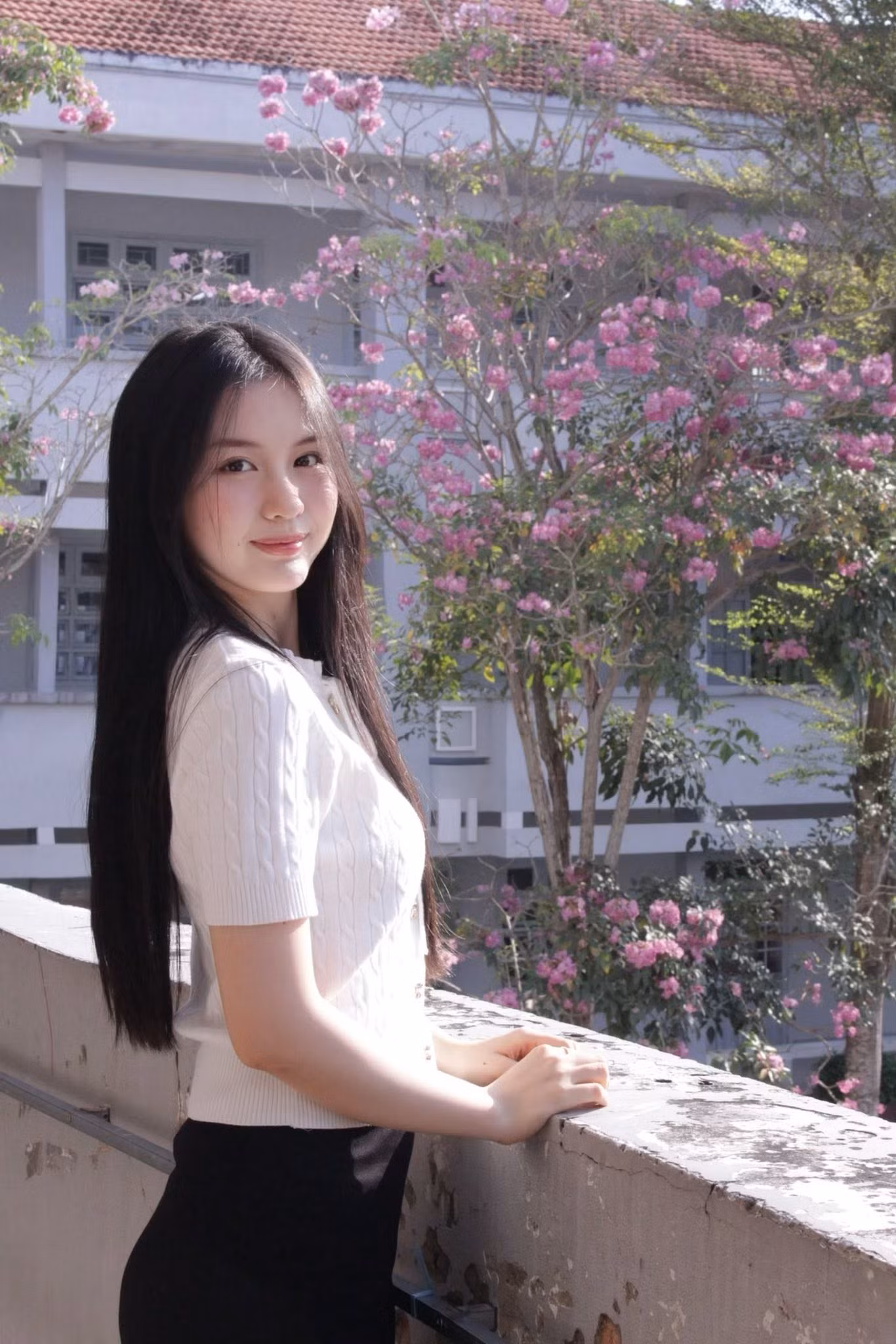 nguyen-thai-anh-thu-1.jpg