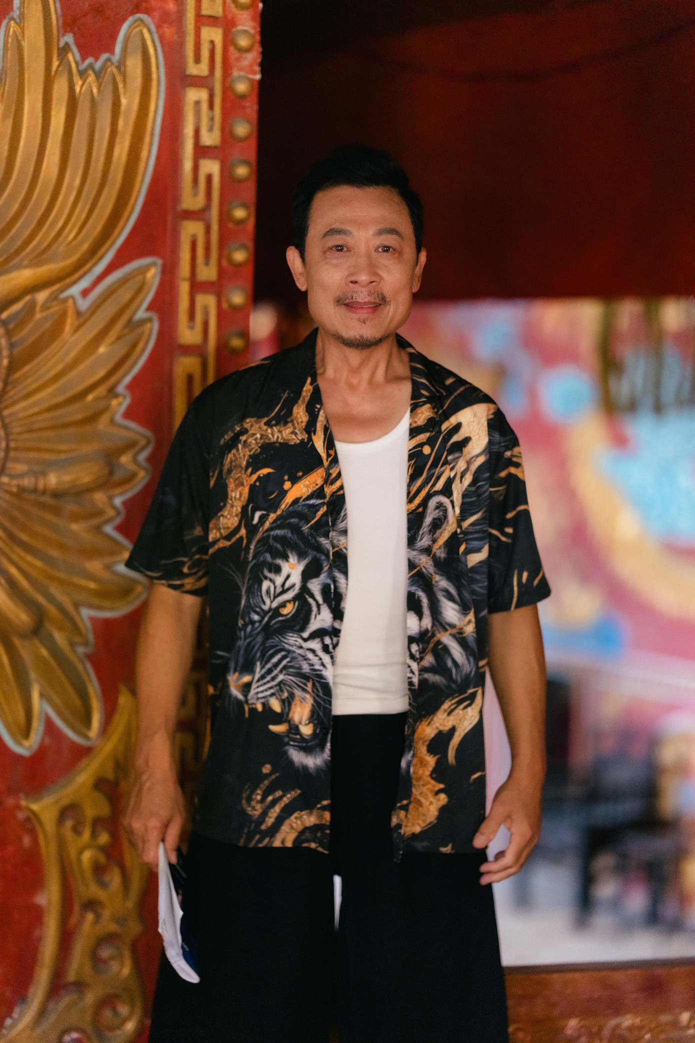 nghe-si-van-son.jpg