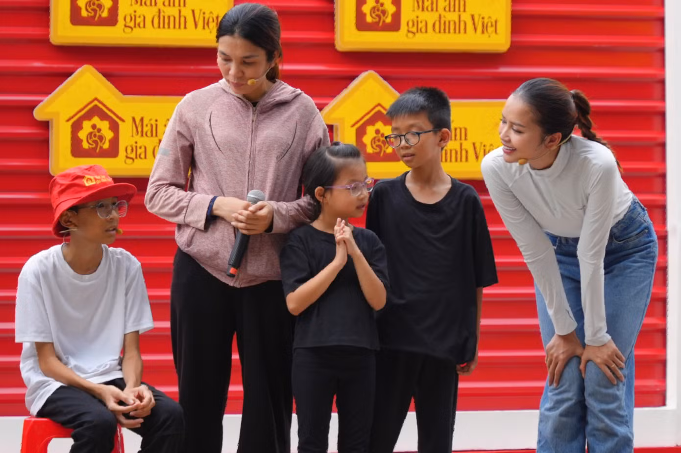 1gia-dinh-em-quoc-bao-4-1.png