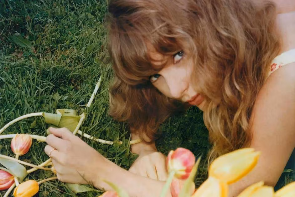 taylor-swift-toy-story-5-cr-beth-garrabrant-billboard-1800.jpg