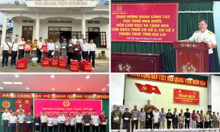 Ngành Thuế thấu hiểu, chia sẻ với những mất mát mà người dân phải hứng chịu do thiên tai thông qua hoạt động quyên góp, hỗ trợ bà con vùng bão lũ. 