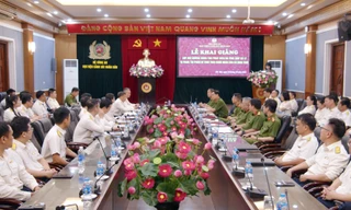 Các học viên tham gia khoá bồi dưỡng. 