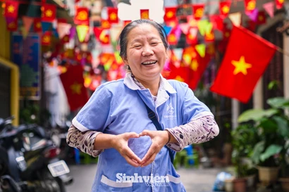 Gặp gỡ cô lao công Trường Đại học Hà Nội: người gốc Triều Tiên, từng đi dạy tiếng Nga, biết nhiều ngoại ngữ