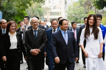 Thủ tướng Phạm Minh Chính thăm Trường Đại học Khoa học và Công nghệ Hà Nội (USTH) đầu Xuân 2026