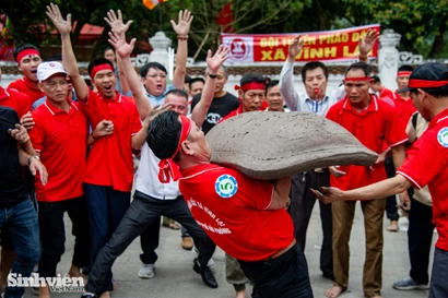 Về Côn Sơn - Kiếp Bạc xem ‘tuyệt kỹ’ pháo đất