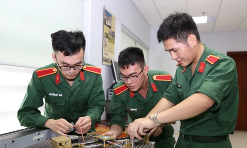 Bộ Quốc phòng sẽ tổ chức kỳ thi riêng để xét tuyển các trường quân đội từ 2026