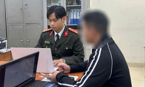 Anh C làm việc với cơ quan Công an.