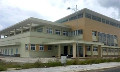 Máy điều trị ung thư trên 200 tỷ đồng 'đắp chiếu' gần 15 năm