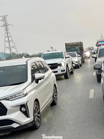 Cao tốc Bắc Nam qua hầm Thần Vũ ùn tắc liên tục