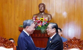 Các nguyên lãnh đạo Lào luôn quan tâm theo dõi sự phát triển của Việt Nam
