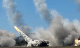 Lần đầu tiên ba quốc gia cùng khai hoả HIMARS
