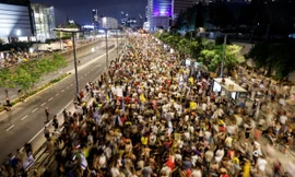 Hàng ngàn người biểu tình phản đối kế hoạch của Thủ tướng Israel