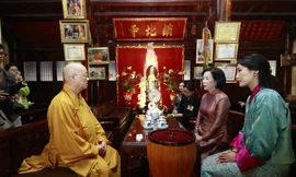 Phu nhân Chủ tịch nước cùng Hoàng hậu Bhutan thăm chùa Trấn Quốc