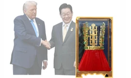 Ẩn ý từ những món quà độc đáo tặng Tổng thống Mỹ Trump 