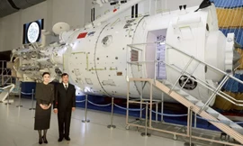 Quốc vương Thái Lan thực hiện chuyến thăm chưa từng có tiền lệ đến trung tâm vũ trụ Trung Quốc