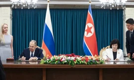 Ngoại trưởng Nga Sergei Lavrov và người đồng cấp Triều Tiên Choe Son-hui. (Ảnh: BNG Nga)