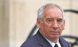 Chính phủ Pháp nguy cơ sụp đổ