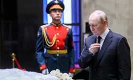Tổng thống Nga Putin viếng bạn học cũ