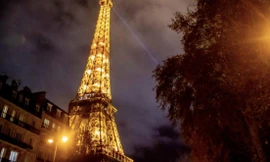 Pháp nợ nần chồng chất, nguy cơ khủng hoảng khu vực đồng euro