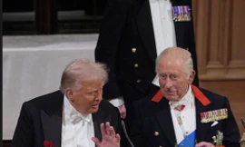 Lãnh đạo bảo tàng từ chức sau vụ từ chối giao thanh kiếm cho Tổng thống Trump