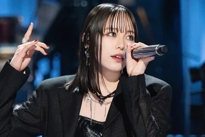 Ca sĩ Nhật Bản đối đầu Phương Mỹ Chi