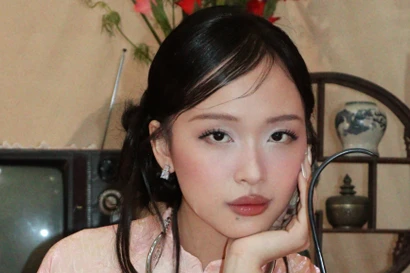 Mang 'Trống cơm' phiên bản rock đàn bầu ra thế giới