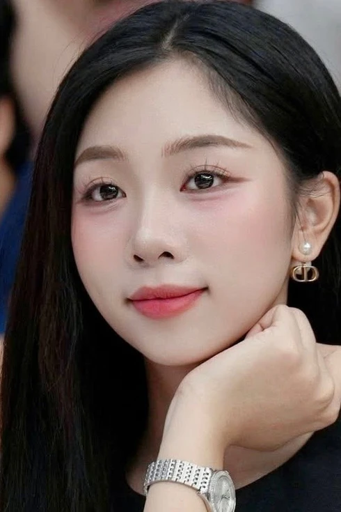 Đại sứ Phạm Thùy Dương: 'Tôi không áp lực bởi danh hiệu, sự nổi tiếng'