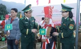 Bộ Tư lệnh Bộ đội Biên phòng tiếp sức học sinh và hộ nghèo trên biên giới 