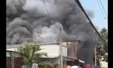 Cháy lớn ở Củ Chi, khói đen bốc cao hàng chục mét