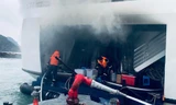 Tàu du lịch ở Cát Bà bốc cháy giữa trưa, 32 người được giải cứu kịp thời