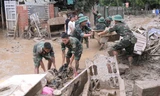 Sư đoàn chủ lực 324 đưa 600 cán bộ, chiến sĩ tới vùng mưa lũ giúp dân
