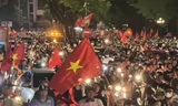 Người dân Hà Nội xuống đường ăn mừng chiến thắng của U23 Việt Nam