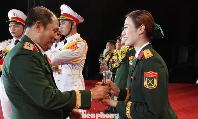 Thượng tướng Phùng Sĩ Tấn nhắn nhủ tinh thần 'đâu cần thanh niên có' tới tuổi trẻ Bộ Tổng tham mưu