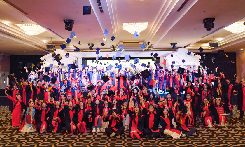 Nhận bằng tốt nghiệp, 673 designer, lập trình viên sẵn sàng “vào việc”
