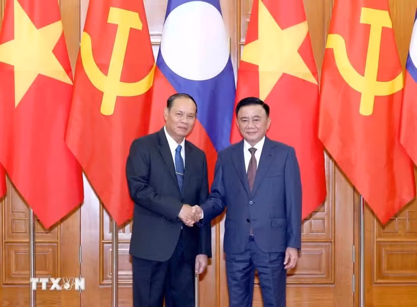 thuong-truc-ban-bi-thu-tran-cam-tu-chu-tri-le-don-thuong-truc-ban-bi-thu-lao.jpg