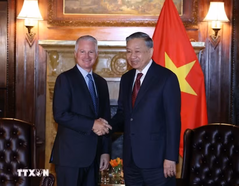 tong-bi-thu-chu-tich-nuoc-to-lam-tiep-chu-tich-tap-doan-warburg-pincus.jpg