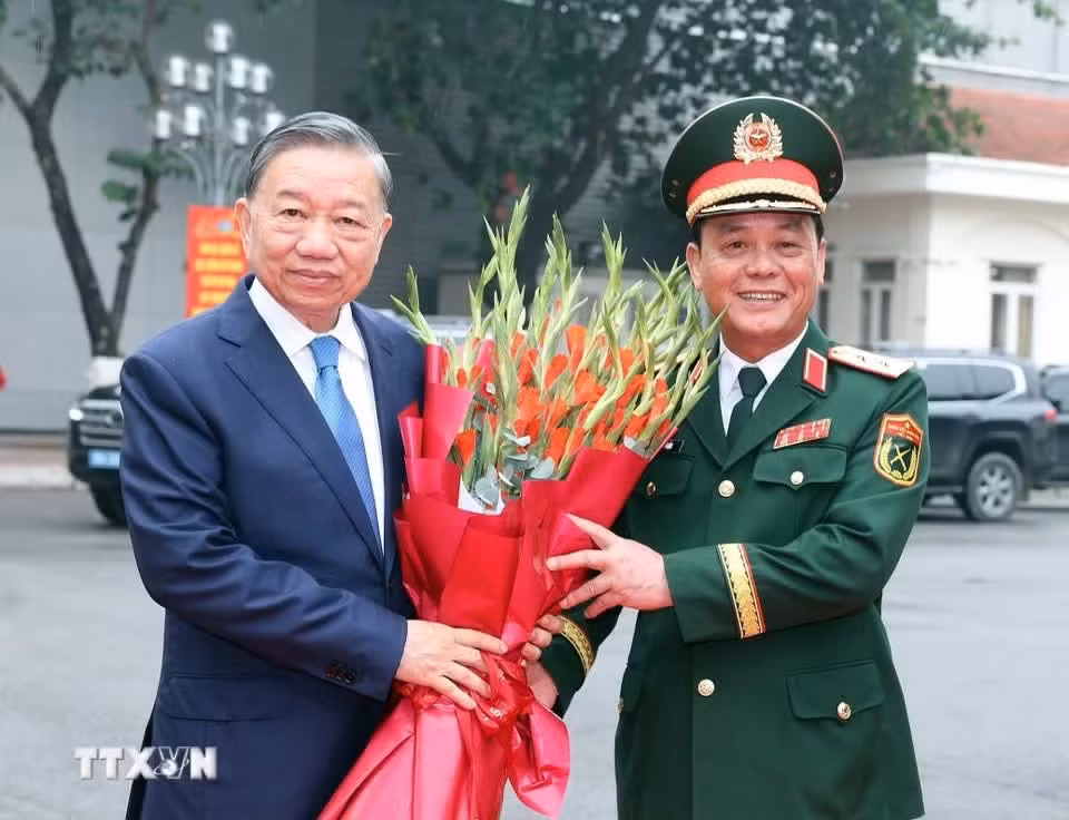 tong-bi-thu-chu-tich-nuoc-du-le-ky-niem-80-nam-ngay-truyen-thong-luc-luong-vu-trang-thu-do-7538.jpg