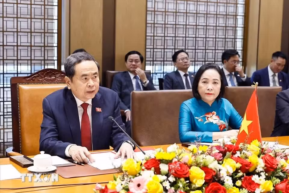 chu-tich-quoc-hoi-han-quoc-cho-jeong-sik-don-hoi-dam-voi-chu-tich-quoc-hoi-tran-thanh-man-994.jpg